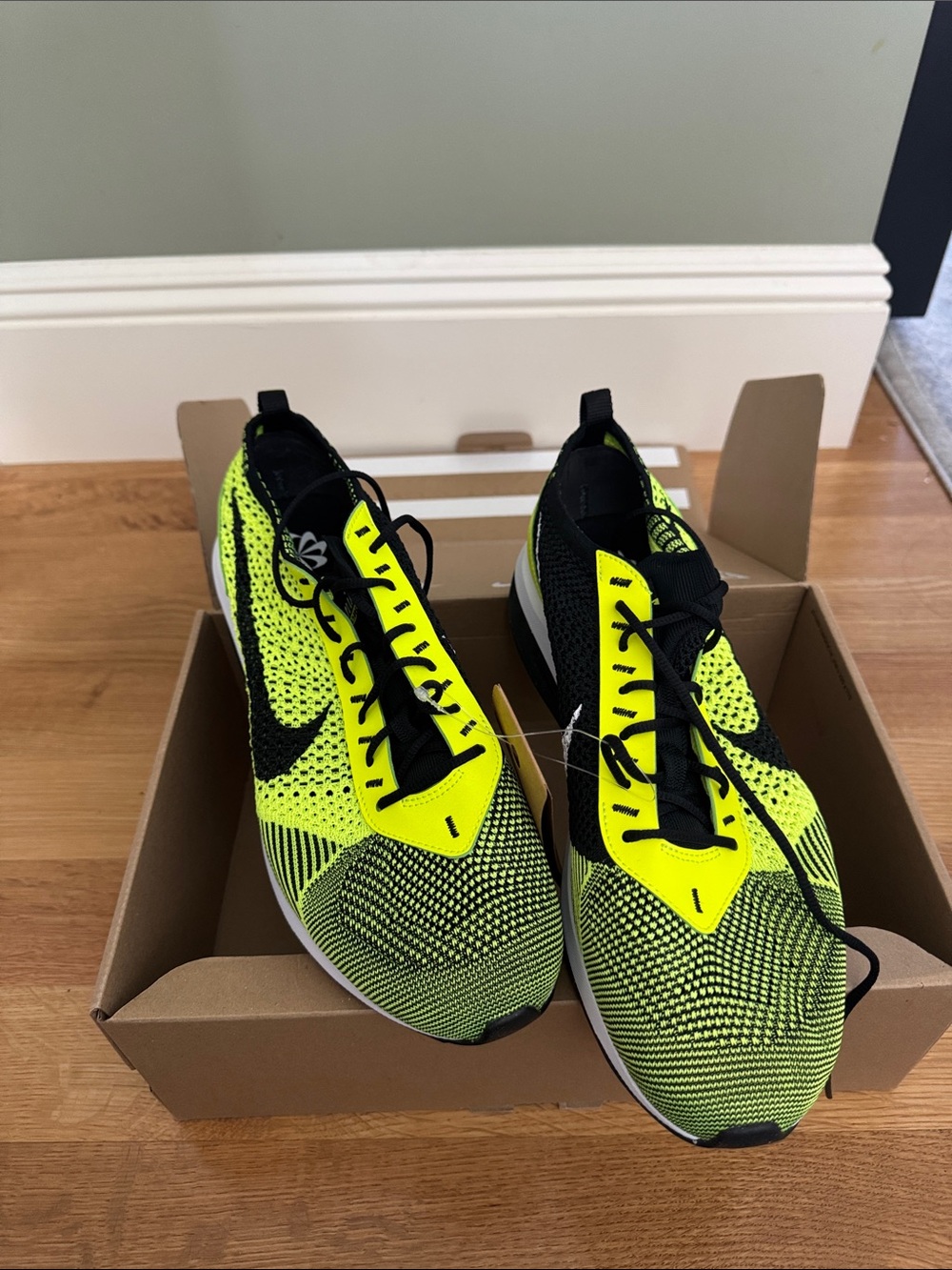 New Nike Flyknit Running Shoes Neon Yellow/Black 11